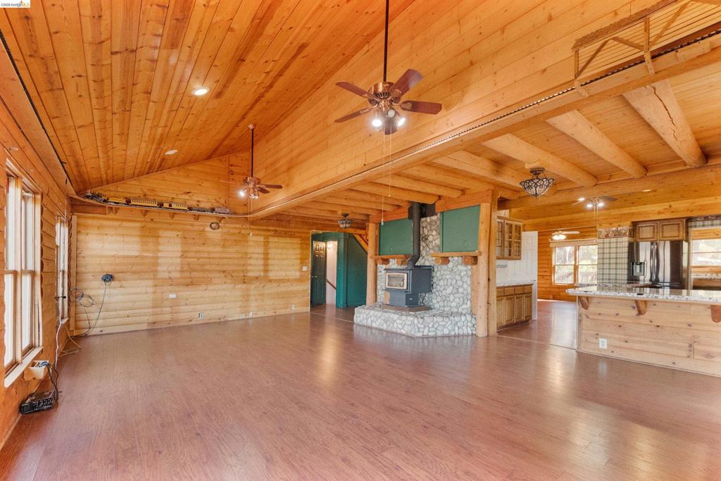 15800 Ridgefield Ct., Sonora, CA 95370