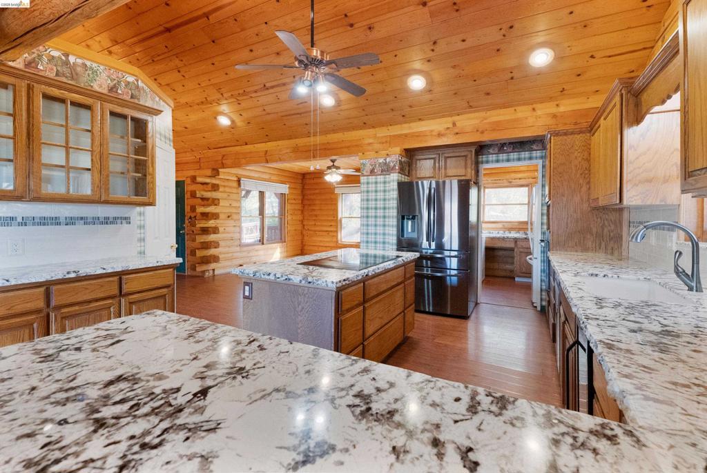 15800 Ridgefield Ct., Sonora, CA 95370