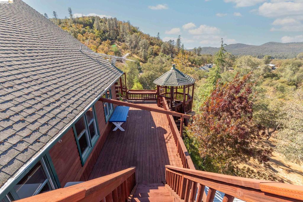 15800 Ridgefield Ct., Sonora, CA 95370