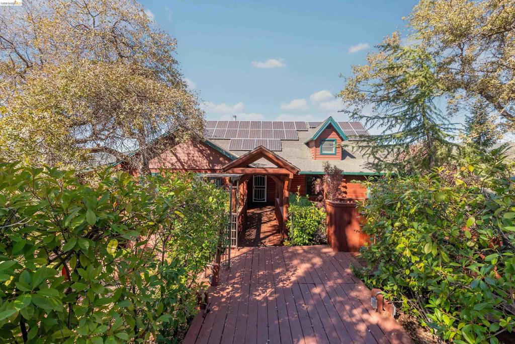 15800 Ridgefield Ct., Sonora, CA 95370