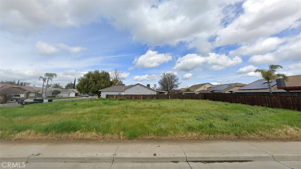 1654 Fir Dr, Los Banos, CA 93635