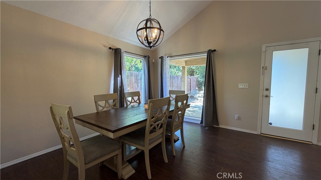 1145 E Woodhaven Ln, Fresno, CA 93720