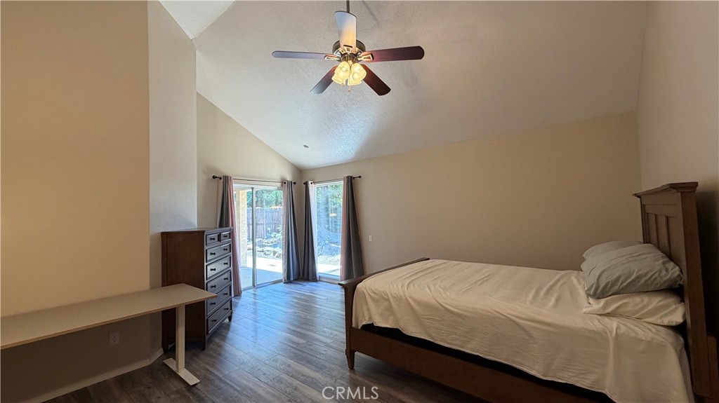 1145 E Woodhaven Ln, Fresno, CA 93720