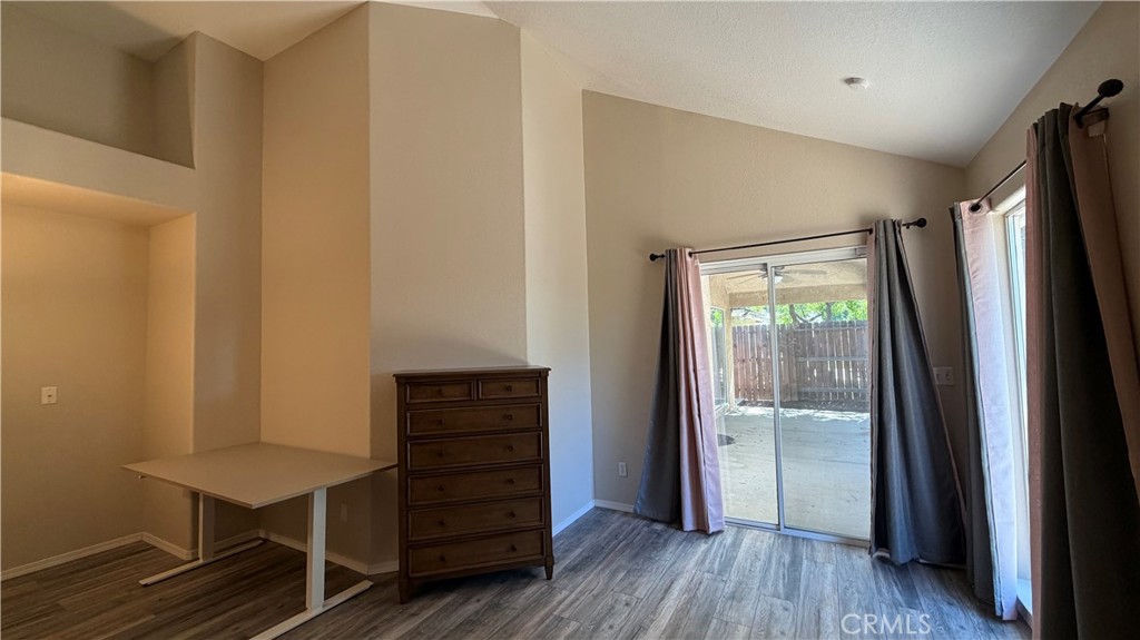 1145 E Woodhaven Ln, Fresno, CA 93720