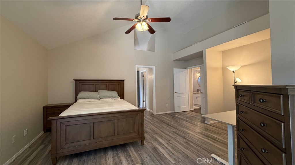 1145 E Woodhaven Ln, Fresno, CA 93720