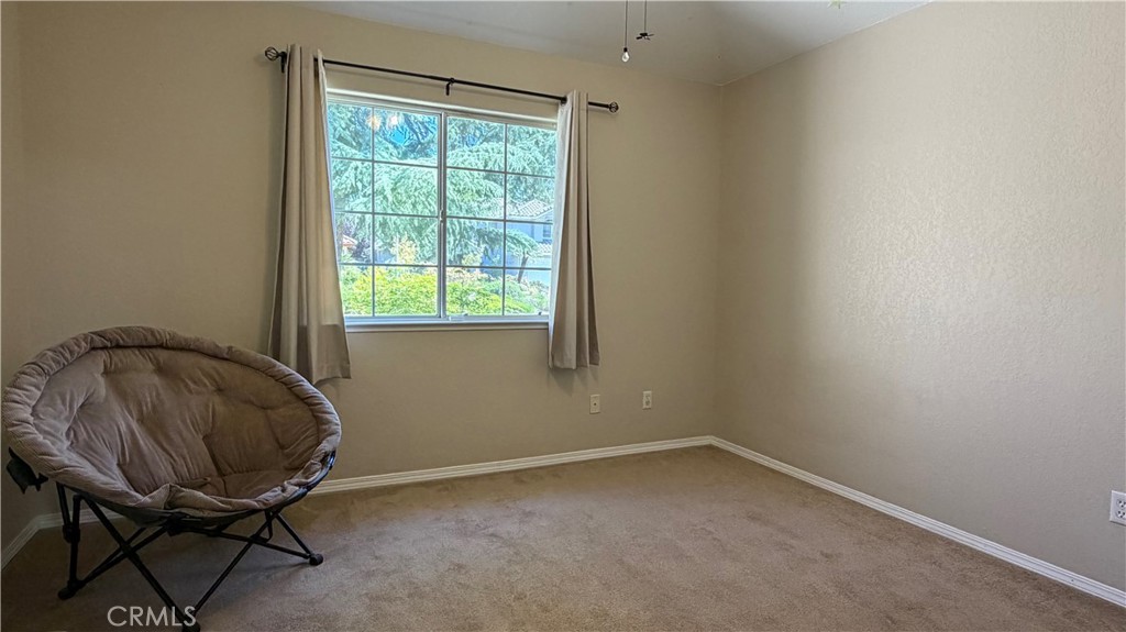 1145 E Woodhaven Ln, Fresno, CA 93720