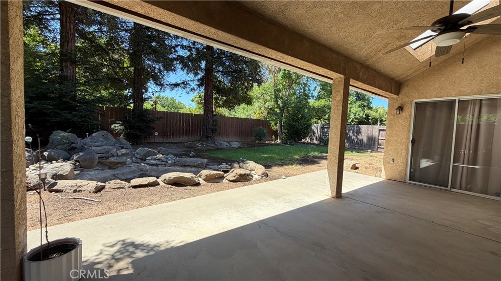 1145 E Woodhaven Ln, Fresno, CA 93720