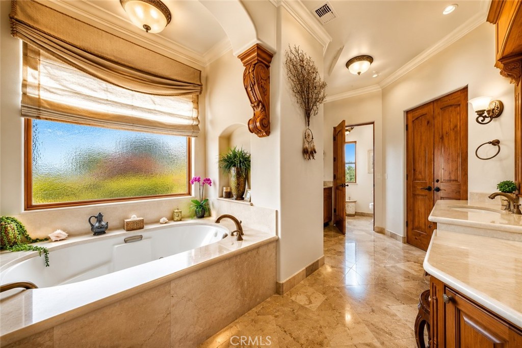 5005 Whitehall, Cambria, CA 93428