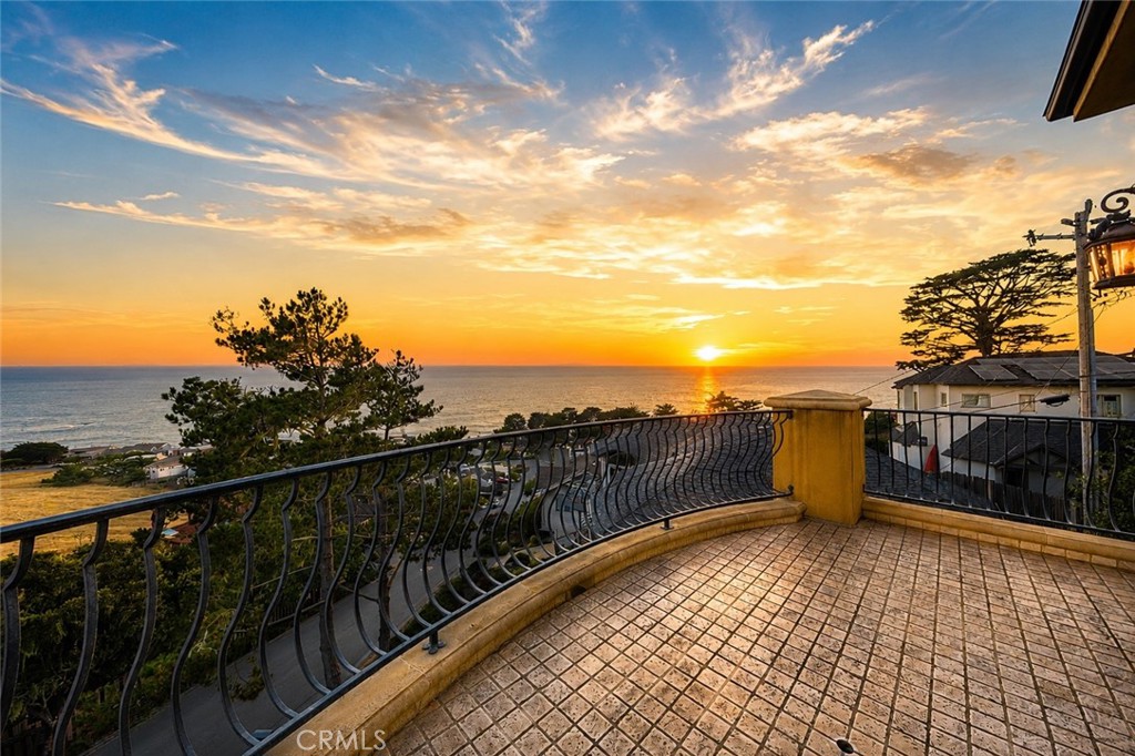 5005 Whitehall, Cambria, CA 93428