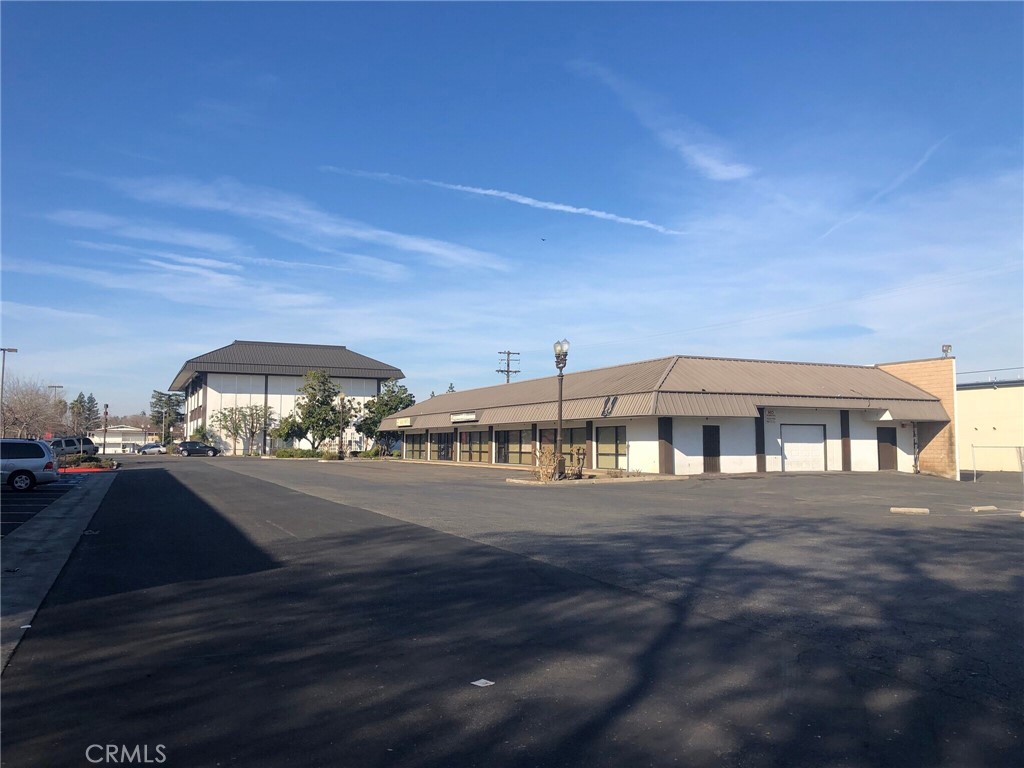 4270 N Blackstone, Fresno, CA 93726