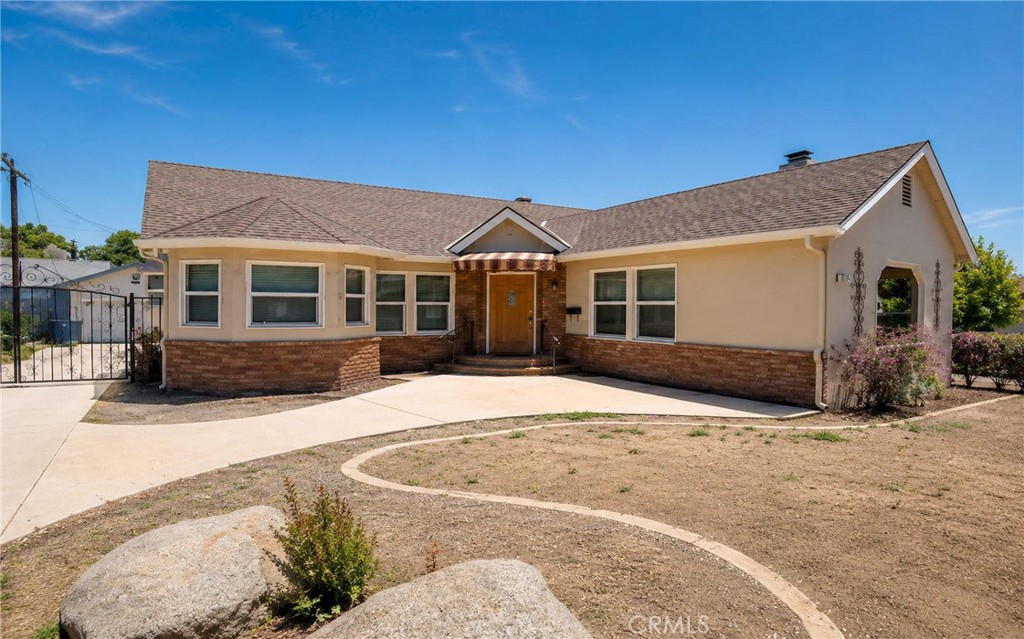 323 E Weldon, Fresno, CA 93704