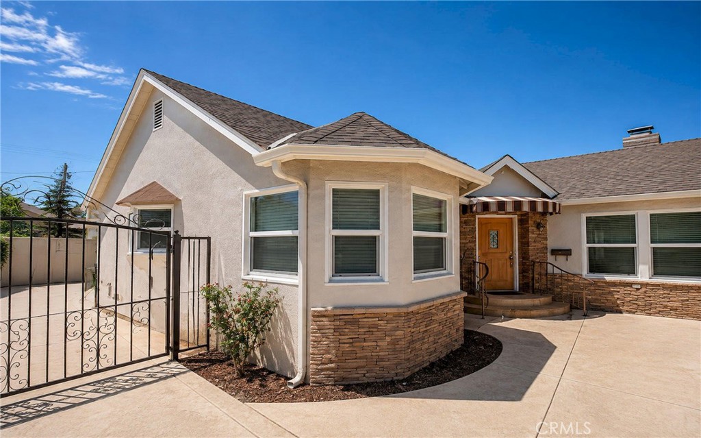 323 E Weldon, Fresno, CA 93704