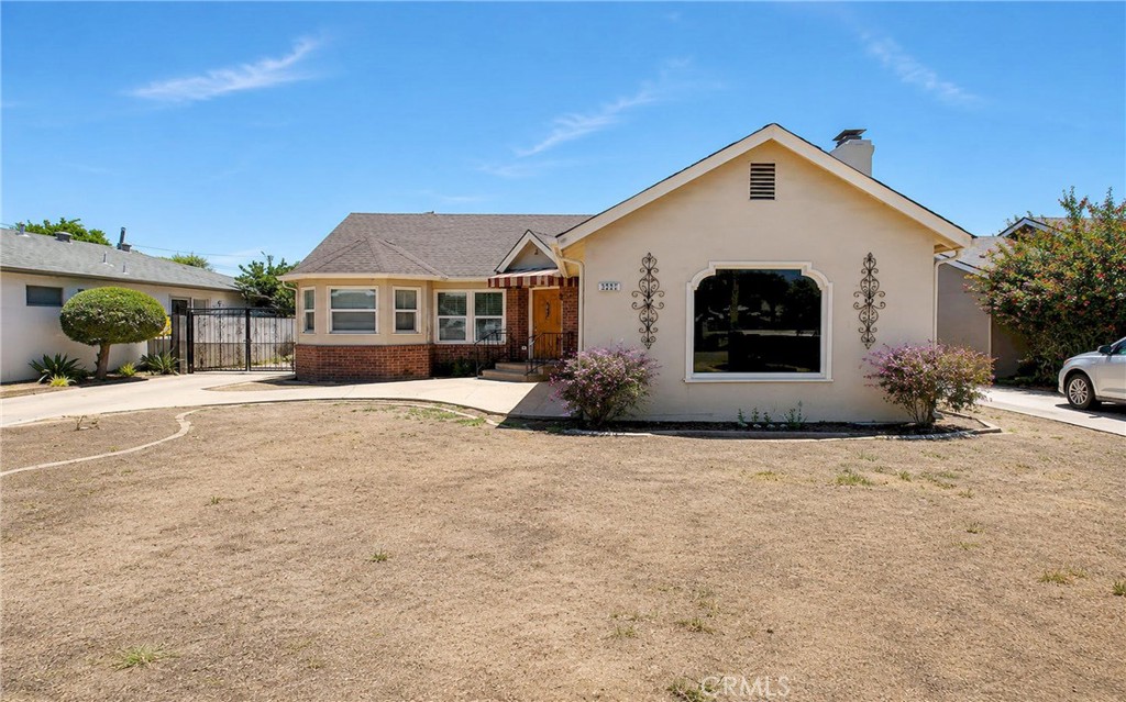 323 E Weldon, Fresno, CA 93704
