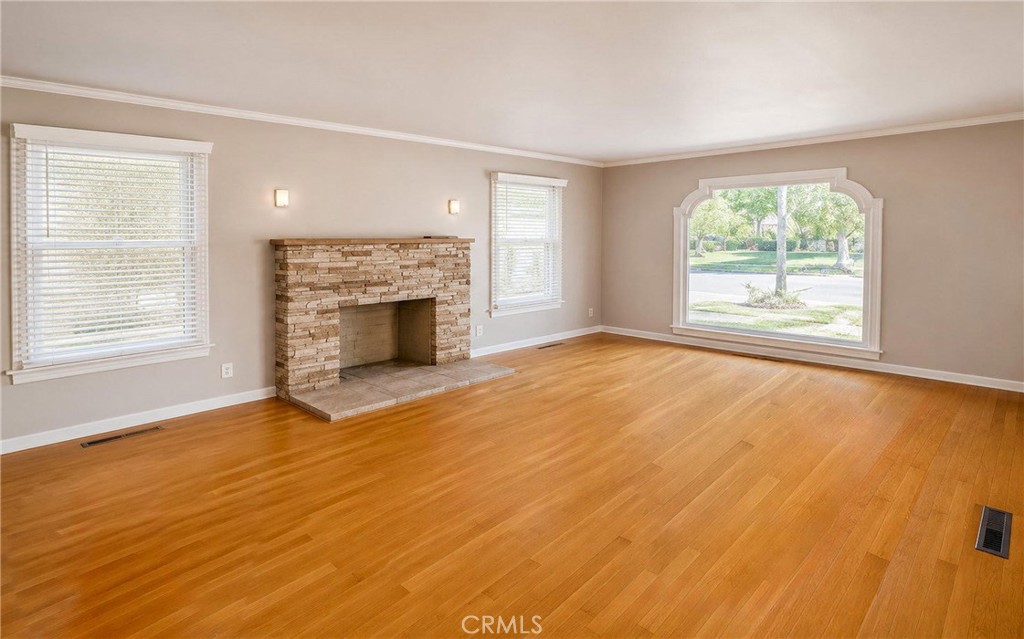 323 E Weldon, Fresno, CA 93704