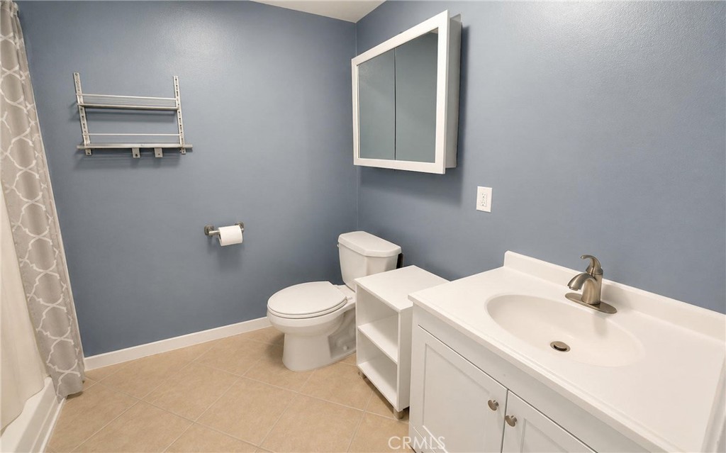 323 E Weldon, Fresno, CA 93704