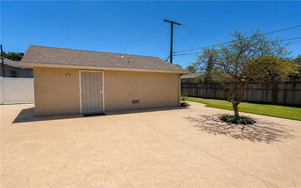 323 E Weldon, Fresno, CA 93704