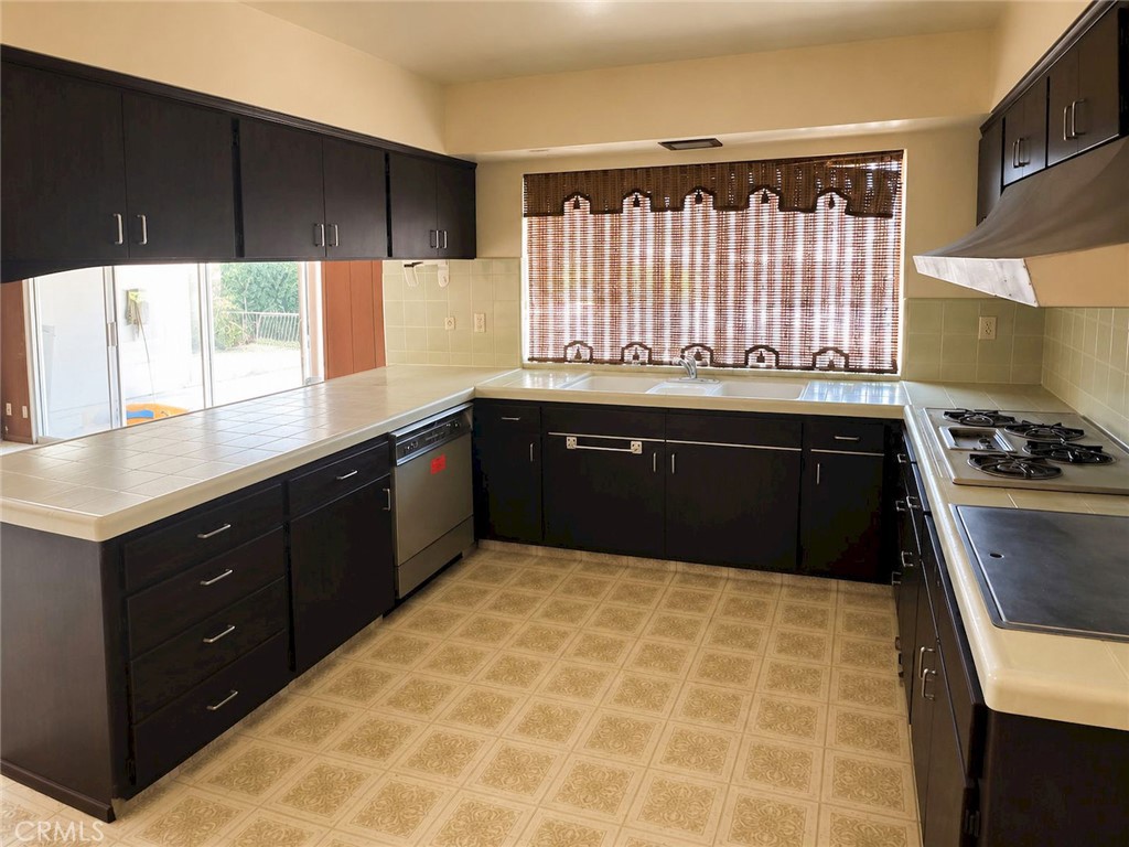 146 W Hanford Armona, Lemoore, CA 93245