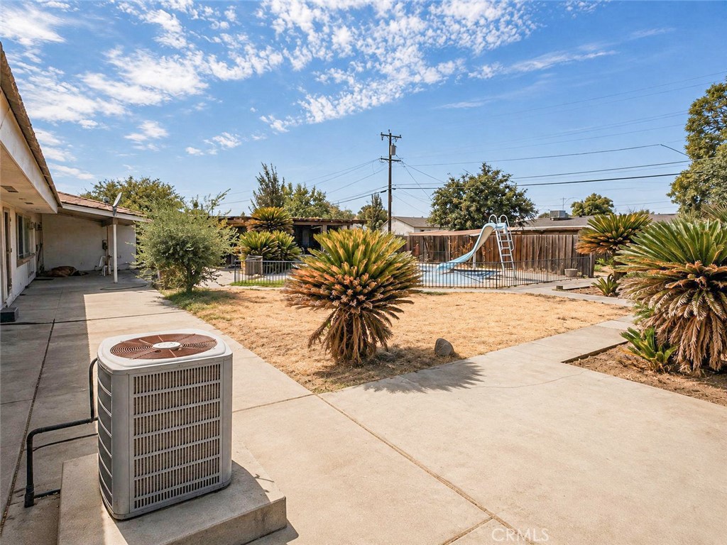146 W Hanford Armona, Lemoore, CA 93245
