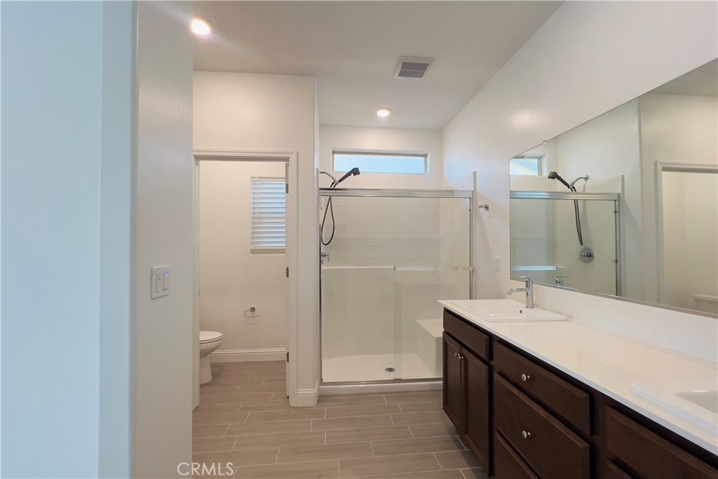 9329 Willow Terrace Dr, Shafter, CA 93263