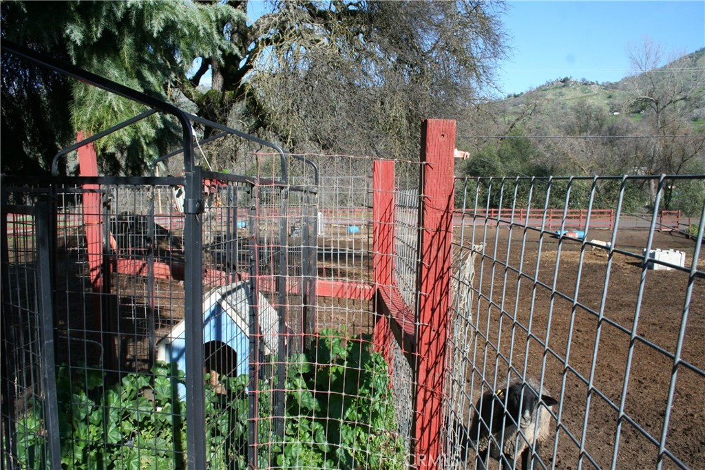 38290 38290 Roundtree Lane, Squaw Valley, CA 93675