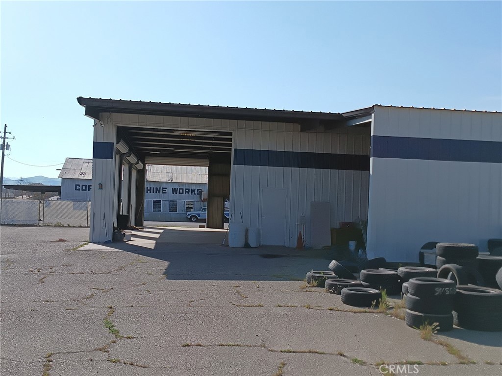 175 S 6th St, Coalinga, CA 93210