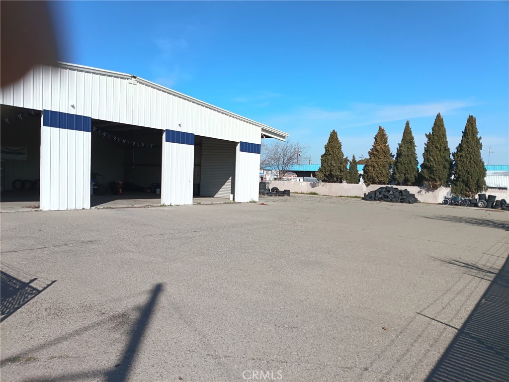 175 S 6th St, Coalinga, CA 93210