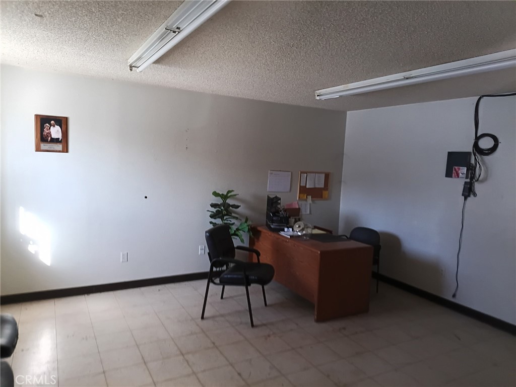 175 S 6th St, Coalinga, CA 93210