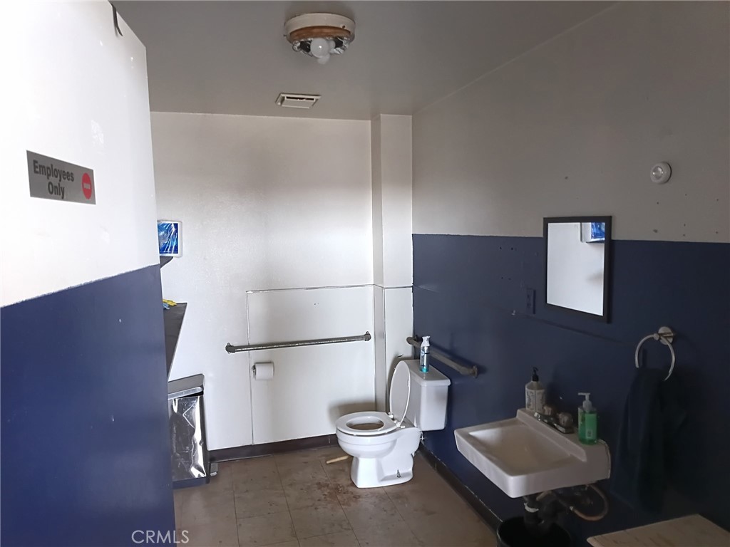 175 S 6th St, Coalinga, CA 93210