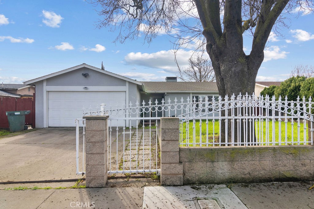 1100 Mathia Dr, Modesto, CA 95351