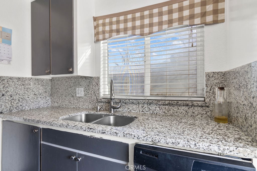 1100 Mathia Dr, Modesto, CA 95351