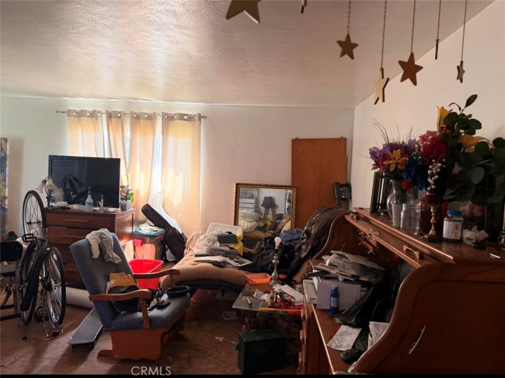 2100 N Kensington Way, Hanford, CA 93230