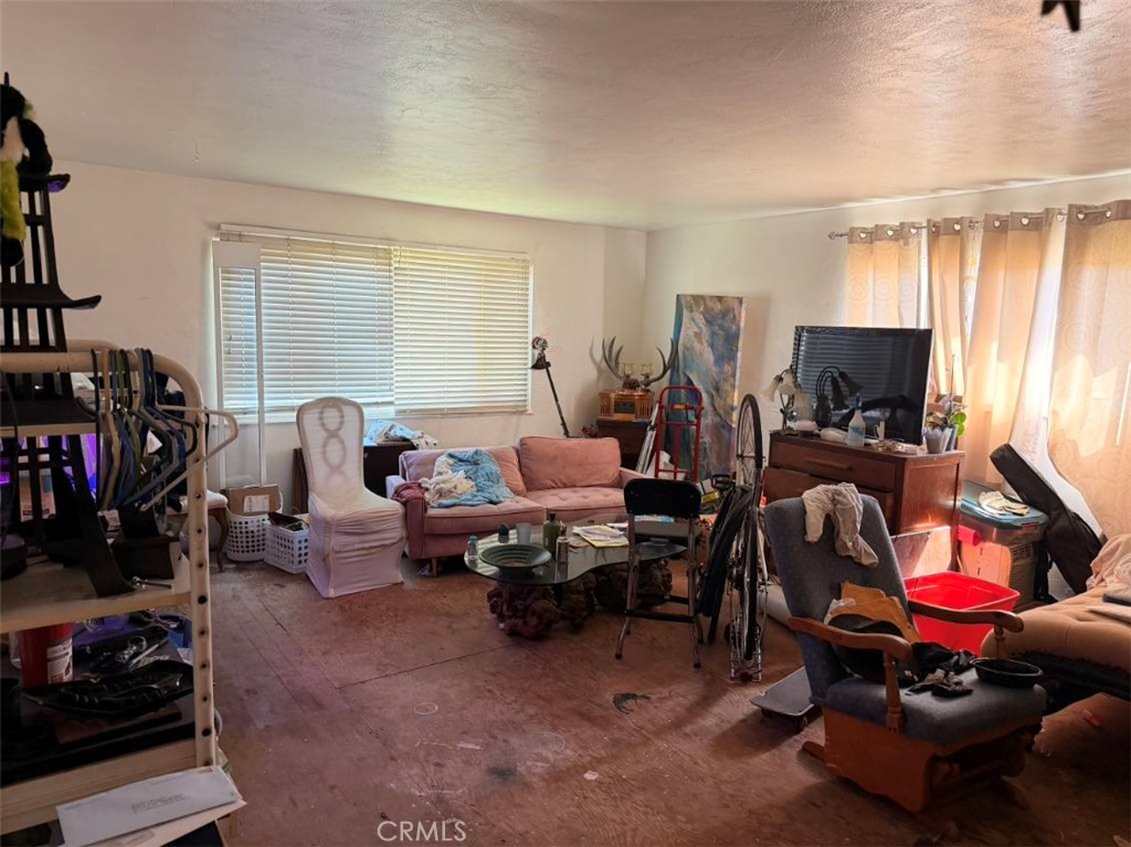 2100 N Kensington Way, Hanford, CA 93230