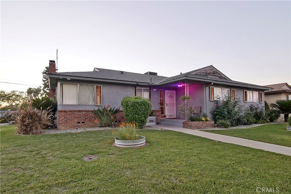 5419 N Callisch, Fresno, CA 93710