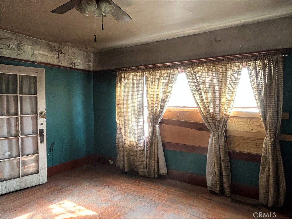 805 S Court St, Visalia, CA 93277