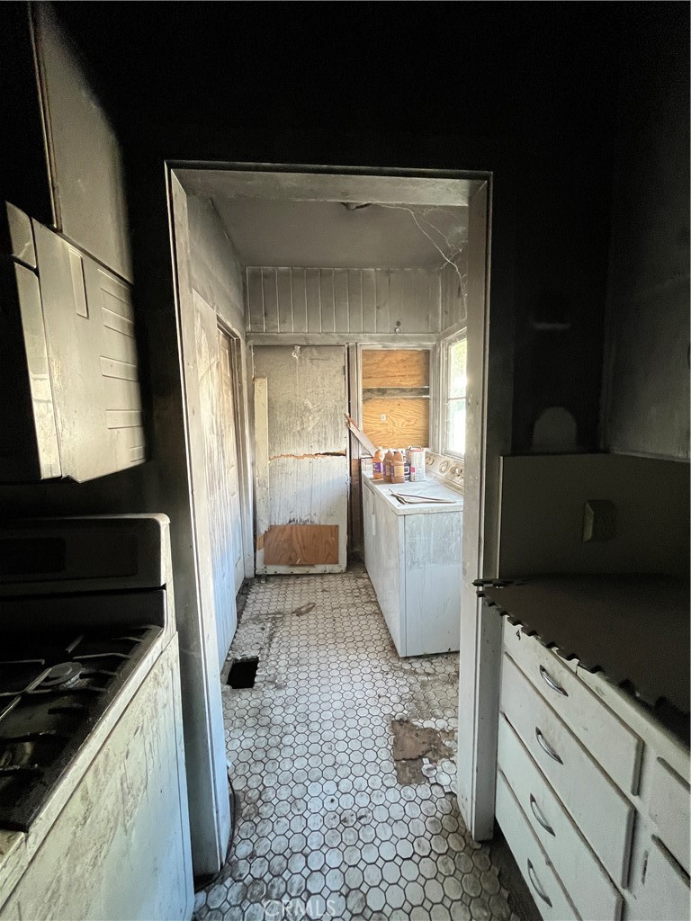 805 S Court St, Visalia, CA 93277