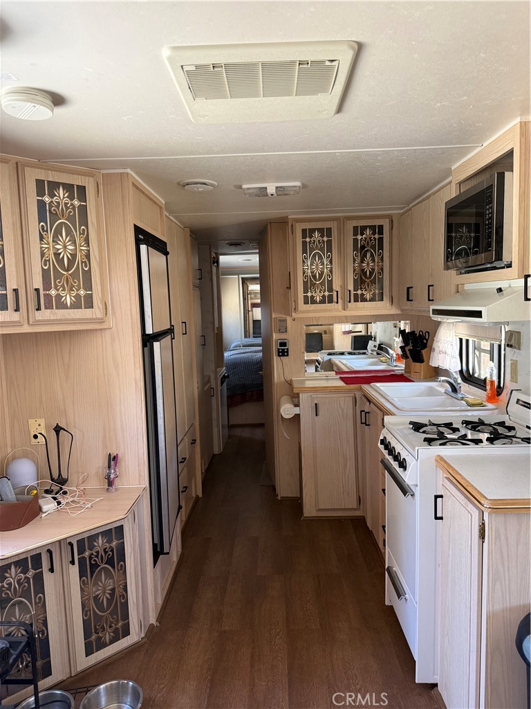 96484 Kennedy Meadows Rd, Kennedy Meadows, CA 93527
