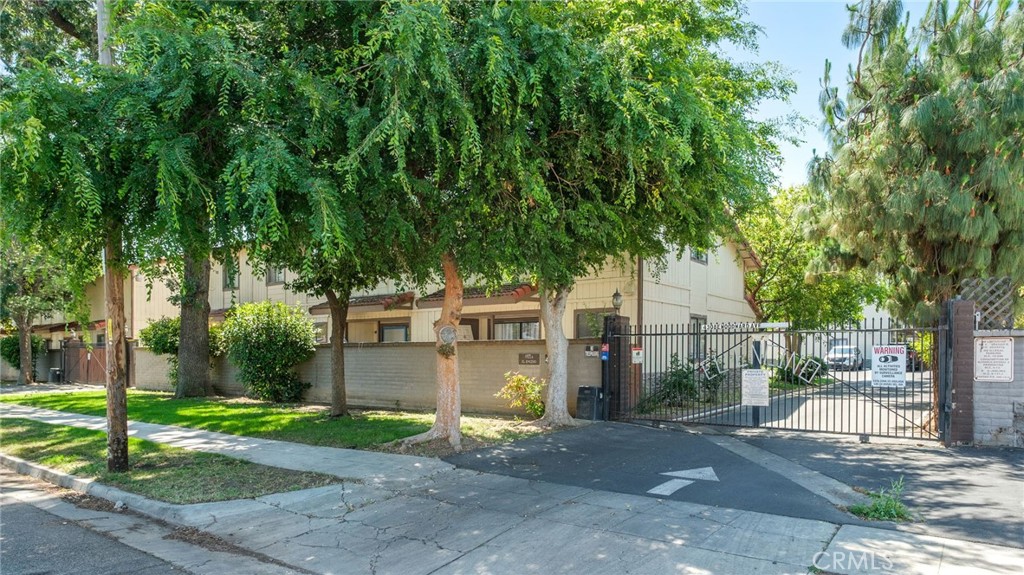 4308 E Woodward, Fresno, CA 93702