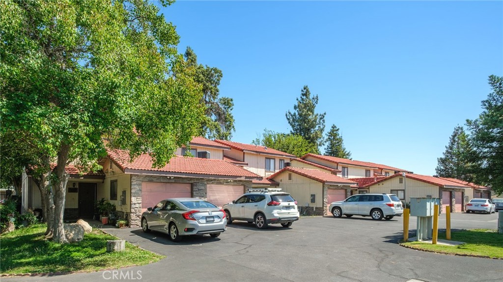 4308 E Woodward, Fresno, CA 93702