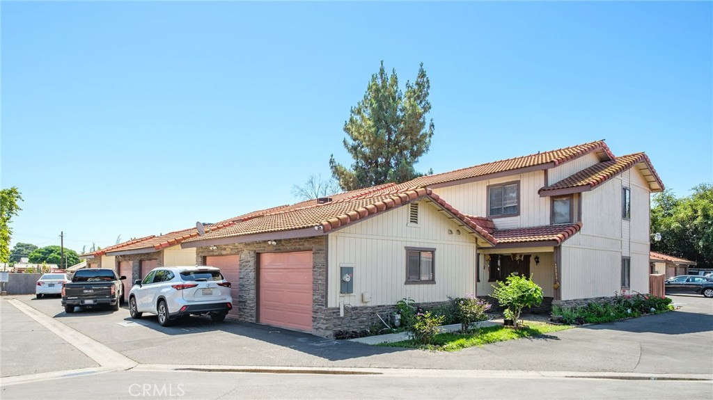 4308 E Woodward, Fresno, CA 93702