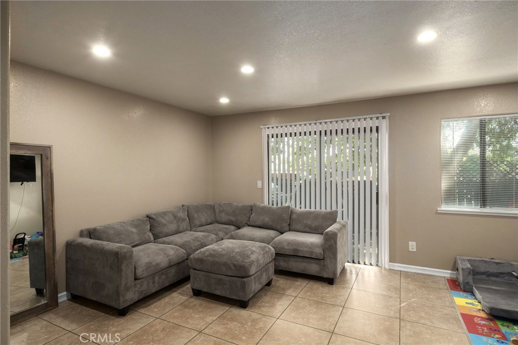 4308 E Woodward, Fresno, CA 93702