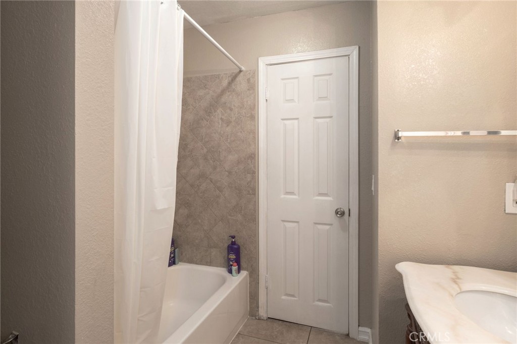 4308 E Woodward, Fresno, CA 93702