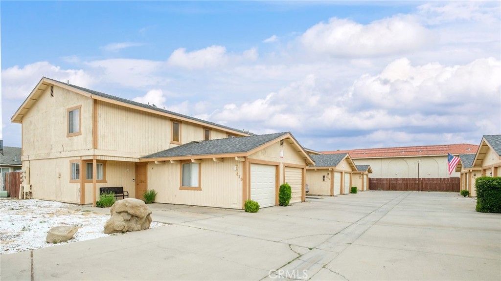 770 Silverado, Hanford, CA 93230