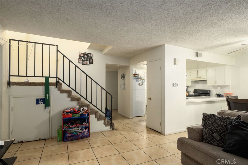 770 Silverado, Hanford, CA 93230