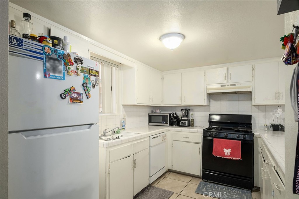 770 Silverado, Hanford, CA 93230