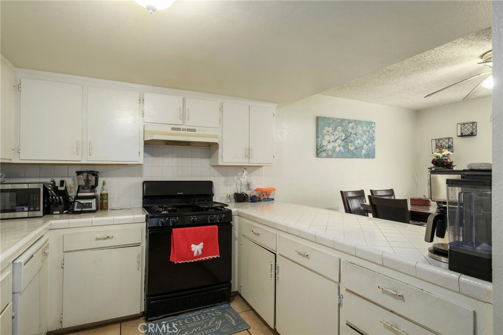 770 Silverado, Hanford, CA 93230