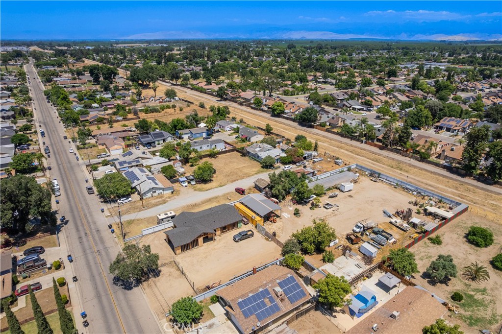 1 N Bridge St, Visalia, CA 93291