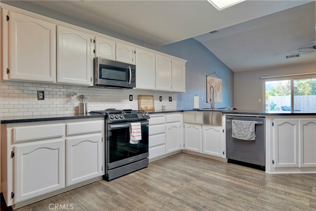 2159 Charlie Chambers Dr, Hanford, CA 93230