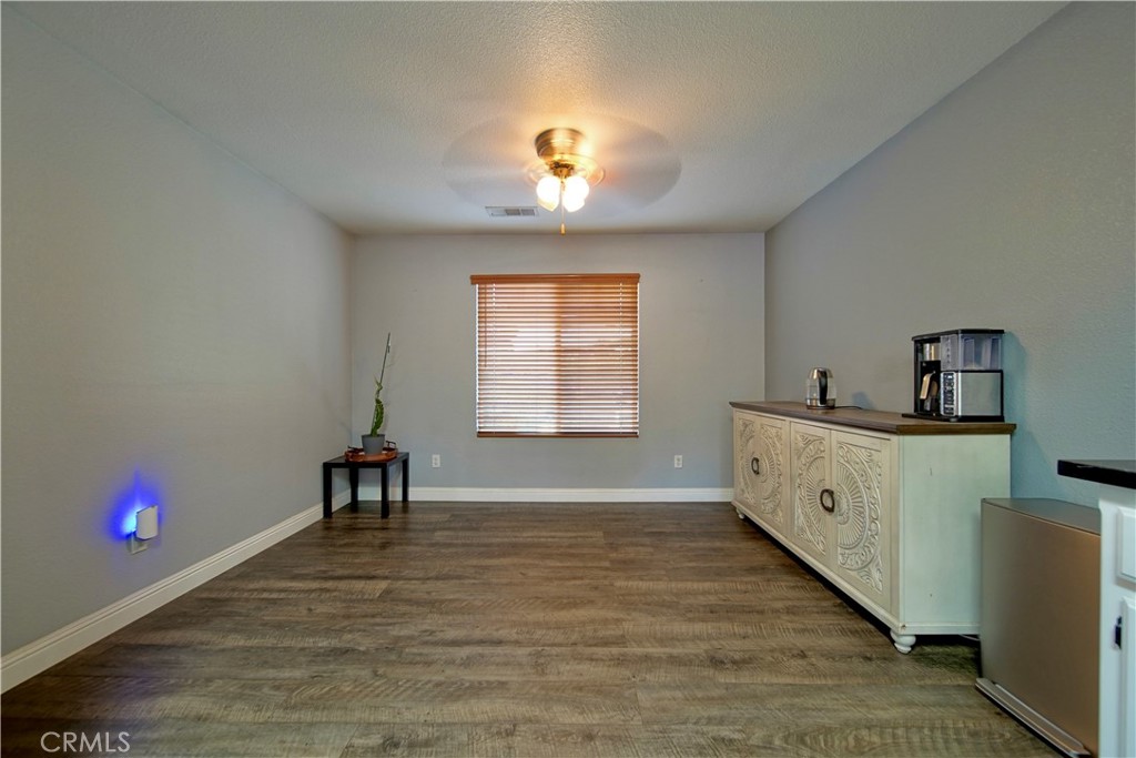 2159 Charlie Chambers Dr, Hanford, CA 93230