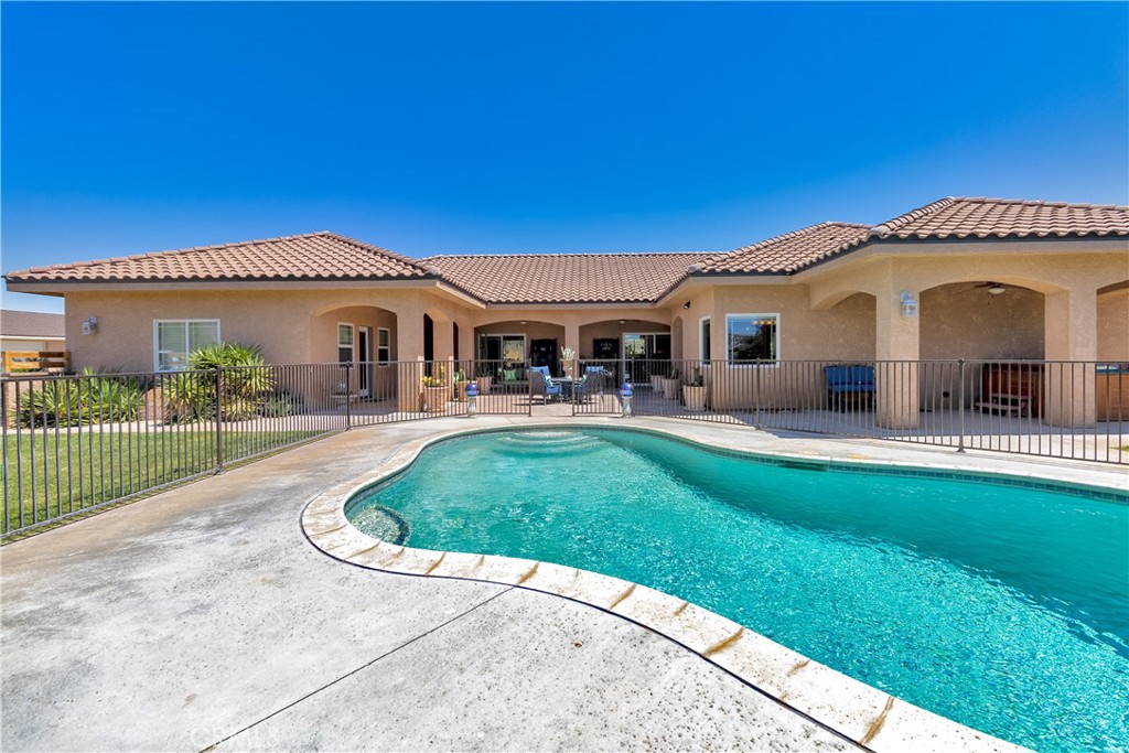 52775 Pipes Canyon Rd, Pioneertown, CA 92268