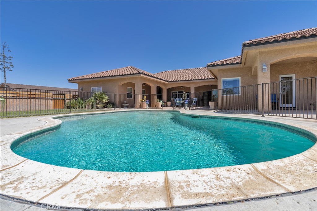 52775 Pipes Canyon Rd, Pioneertown, CA 92268
